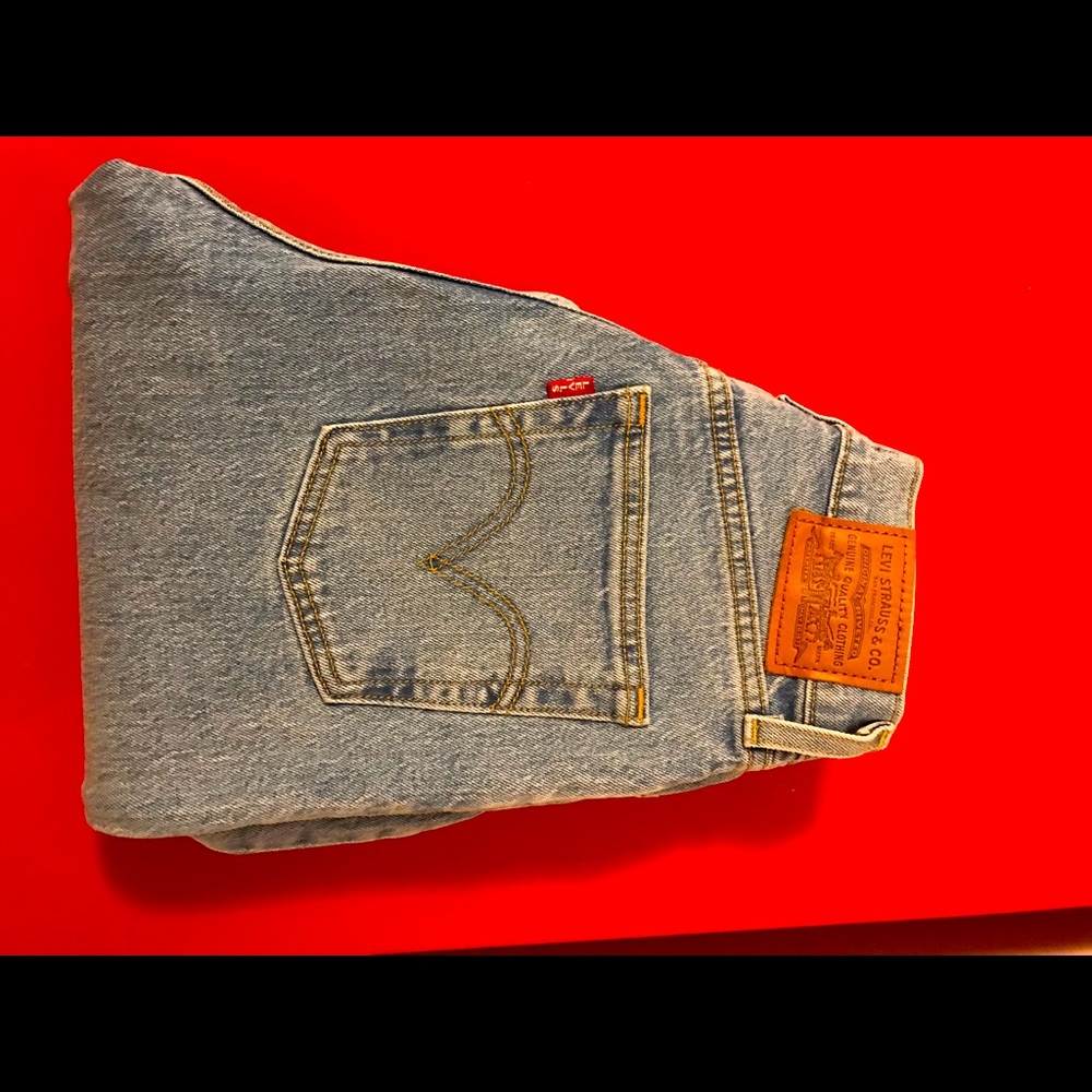 Levi's ribcage flare